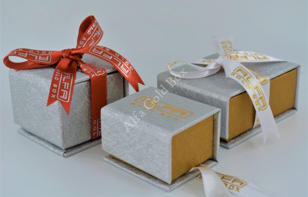 Leatherette Silver Magnetic Boxes For Jewellery with Ribbon