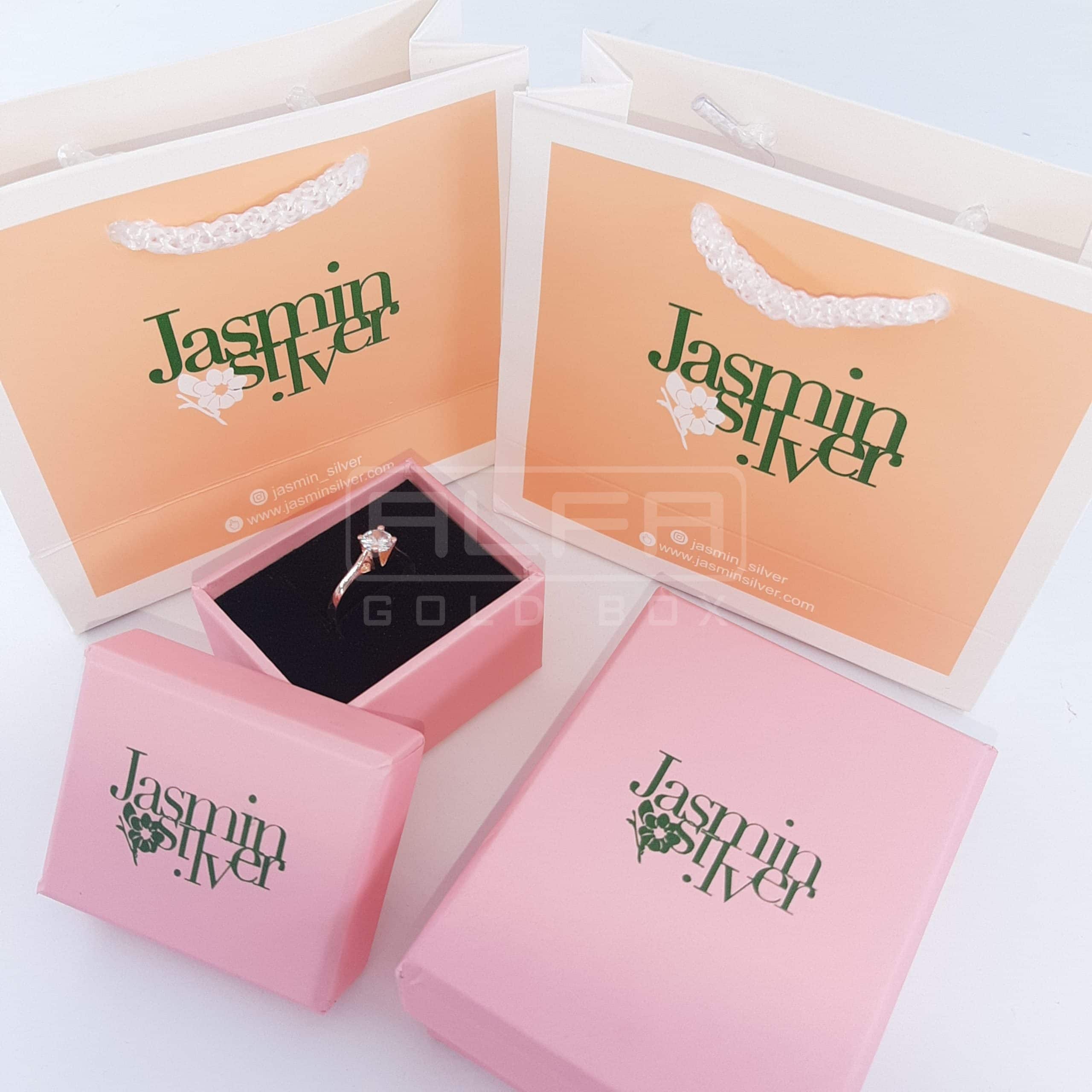pink paper jewellery boxes