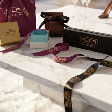 Kuşe Kağıt Kurdeleli Çift Kapak Karton Kutular