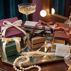 Karanfil Cilt Bezi Kurdeleli Çift Kapak Karton Kutular